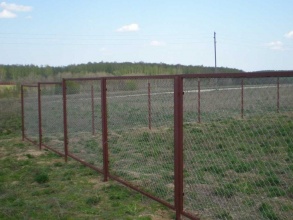 Забор из сетки рабицы в натяг секционный 12 метров фото в Балахне